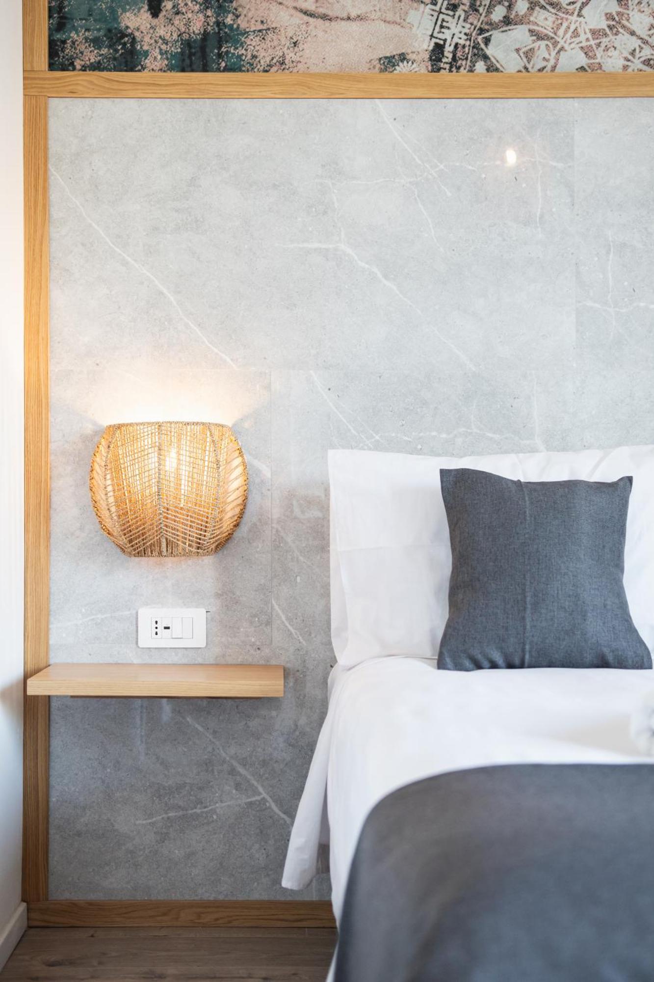 New Elegance Suites Guesthouse Oristano Extérieur photo