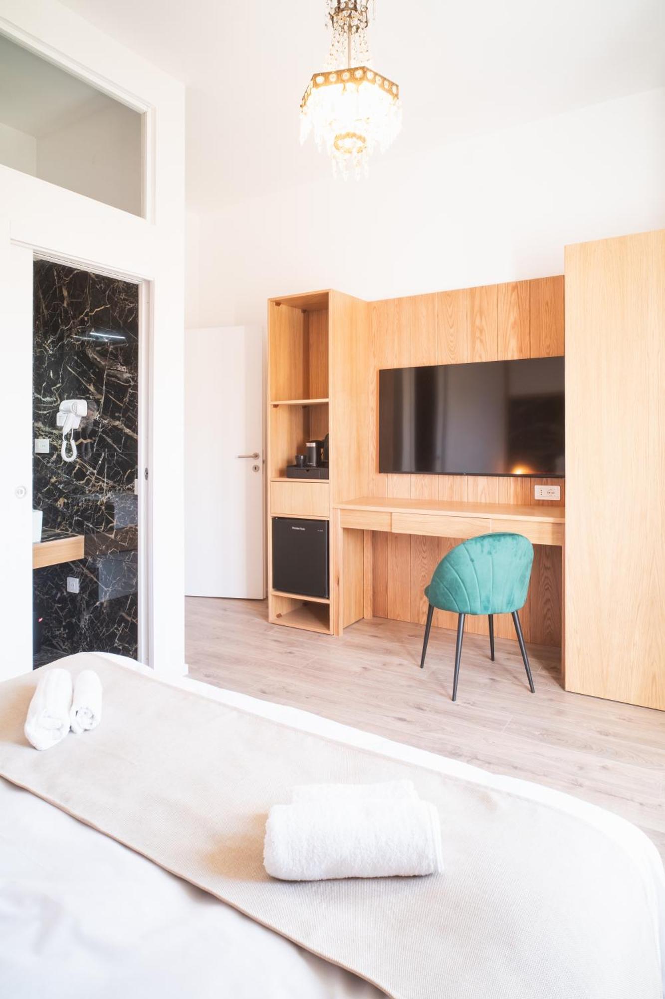 New Elegance Suites Guesthouse Oristano Extérieur photo