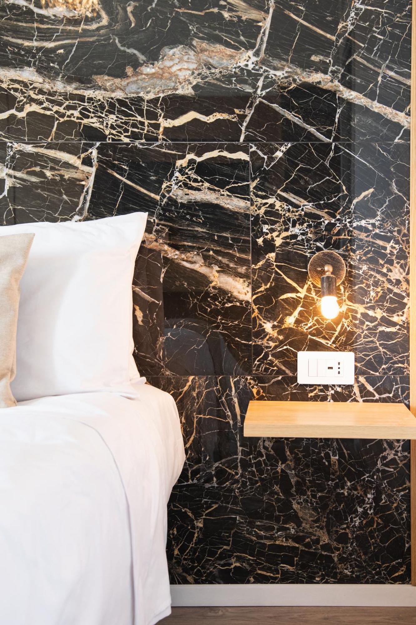 New Elegance Suites Guesthouse Oristano Extérieur photo
