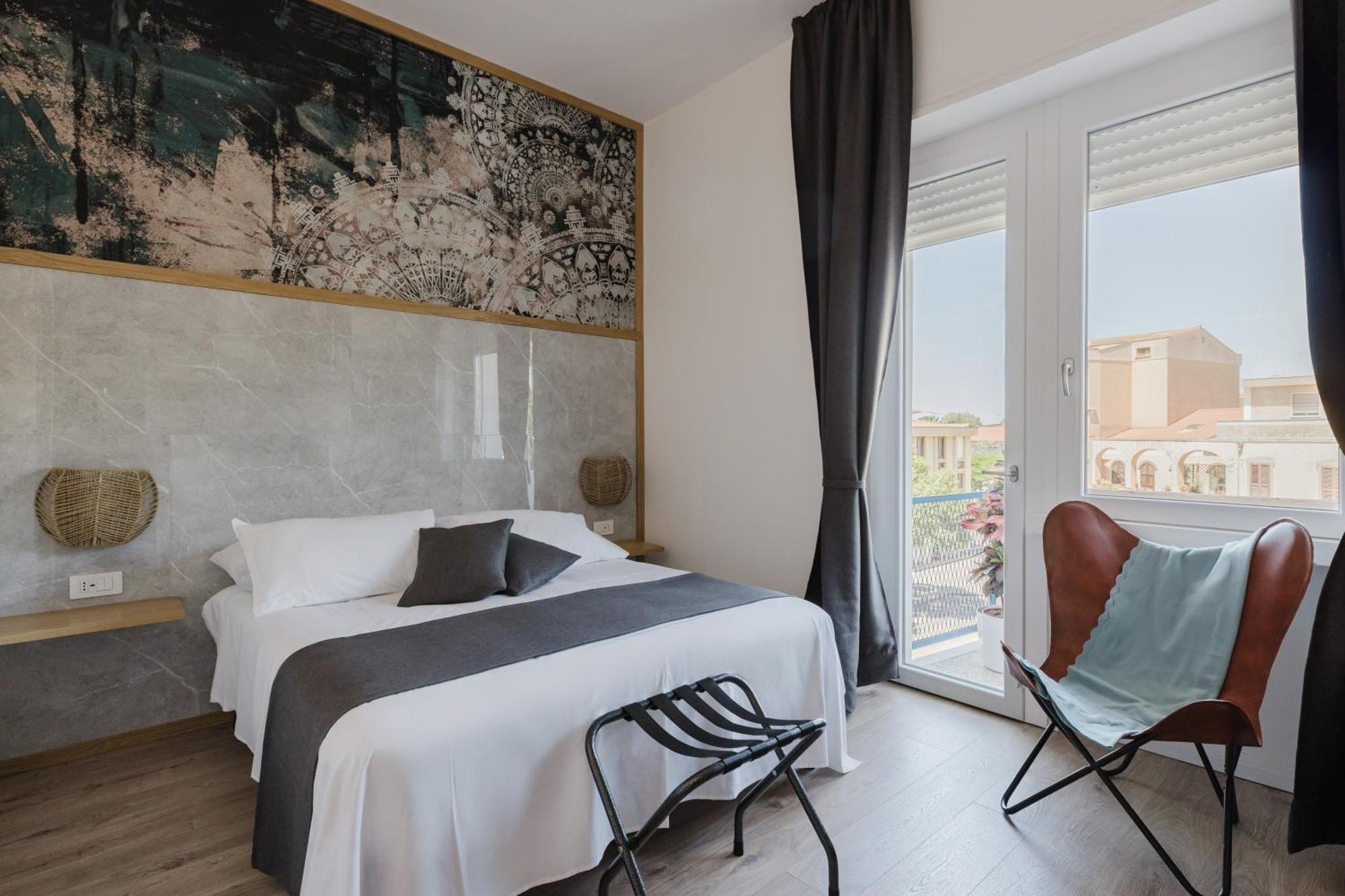 New Elegance Suites Guesthouse Oristano Extérieur photo