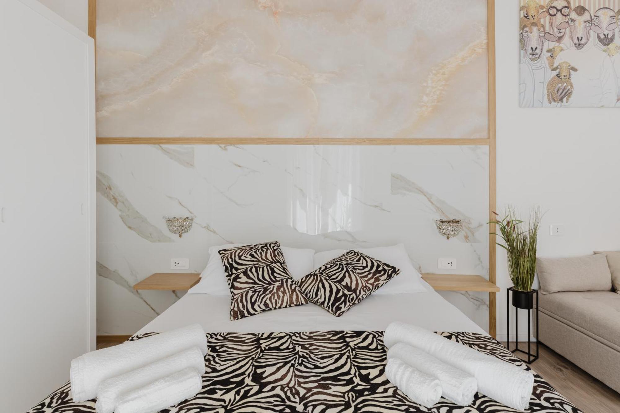 New Elegance Suites Guesthouse Oristano Extérieur photo